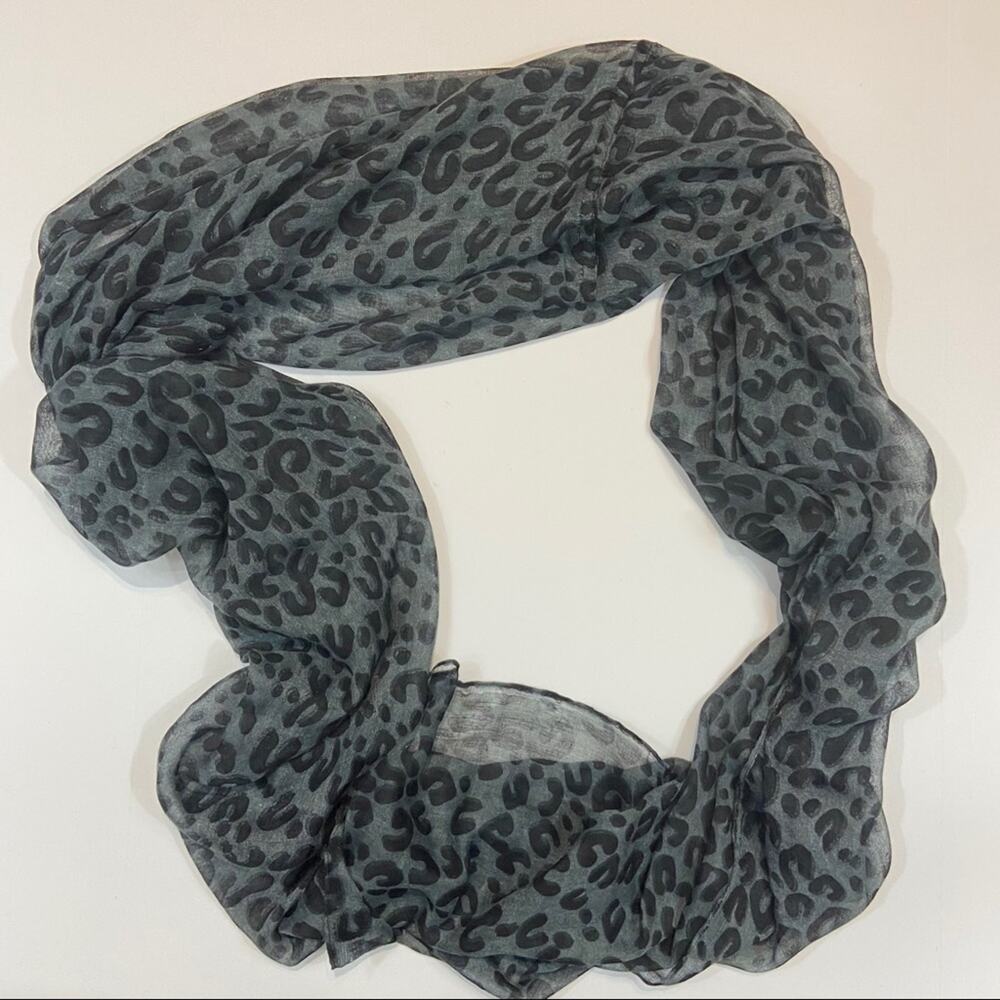 Dark Leopard Infinity Scarf